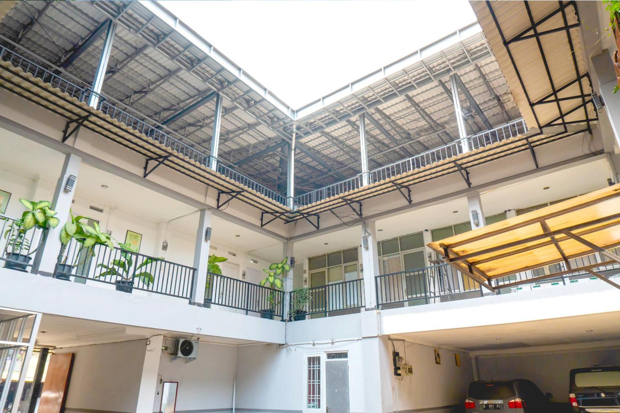 Super Oyo 617 Sukaraja Residence Syariah Bandung Zewnętrze zdjęcie